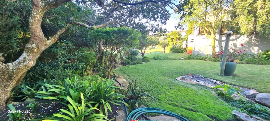 4 Bedroom Property for Sale in Wavecrest Eastern Cape